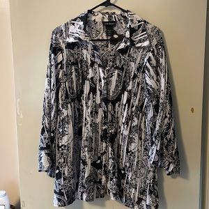 Lane Bryant 22/24 Black and White button up dress shirt Beautiful